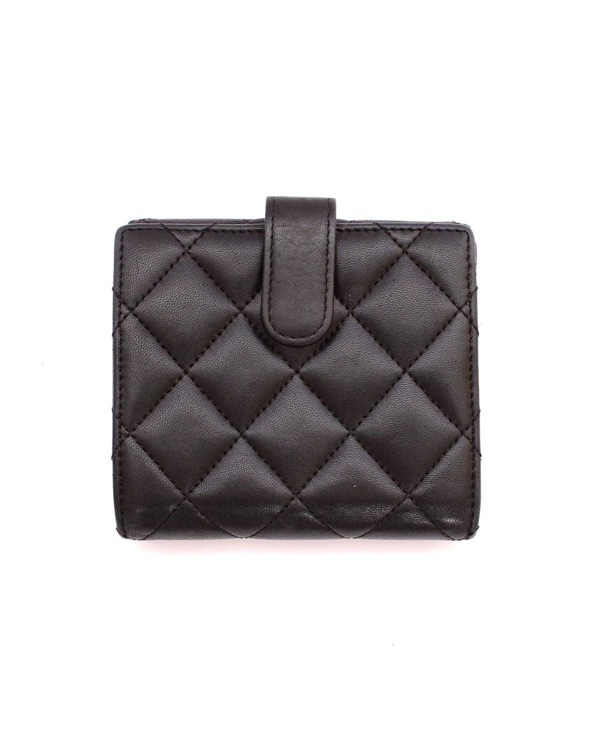 Cartera Chanel negra con solapa francesa en piel acolchada