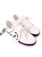 Vulcanized Low Canvas Blanco y Negro