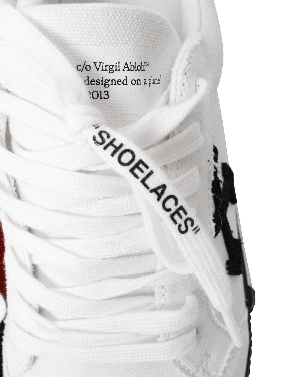 Vulcanized Low Canvas Blanco y Negro