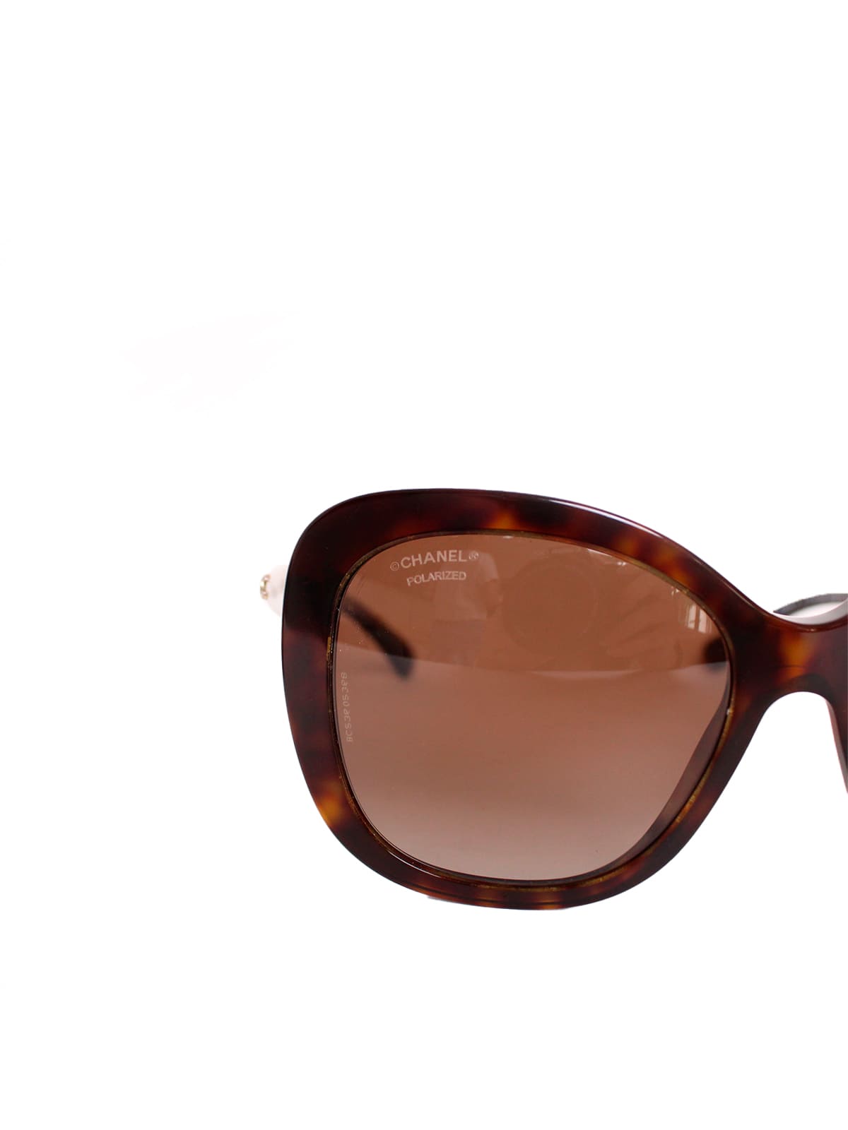 Lentes de sol Chanel diseño mariposa con perlas CC