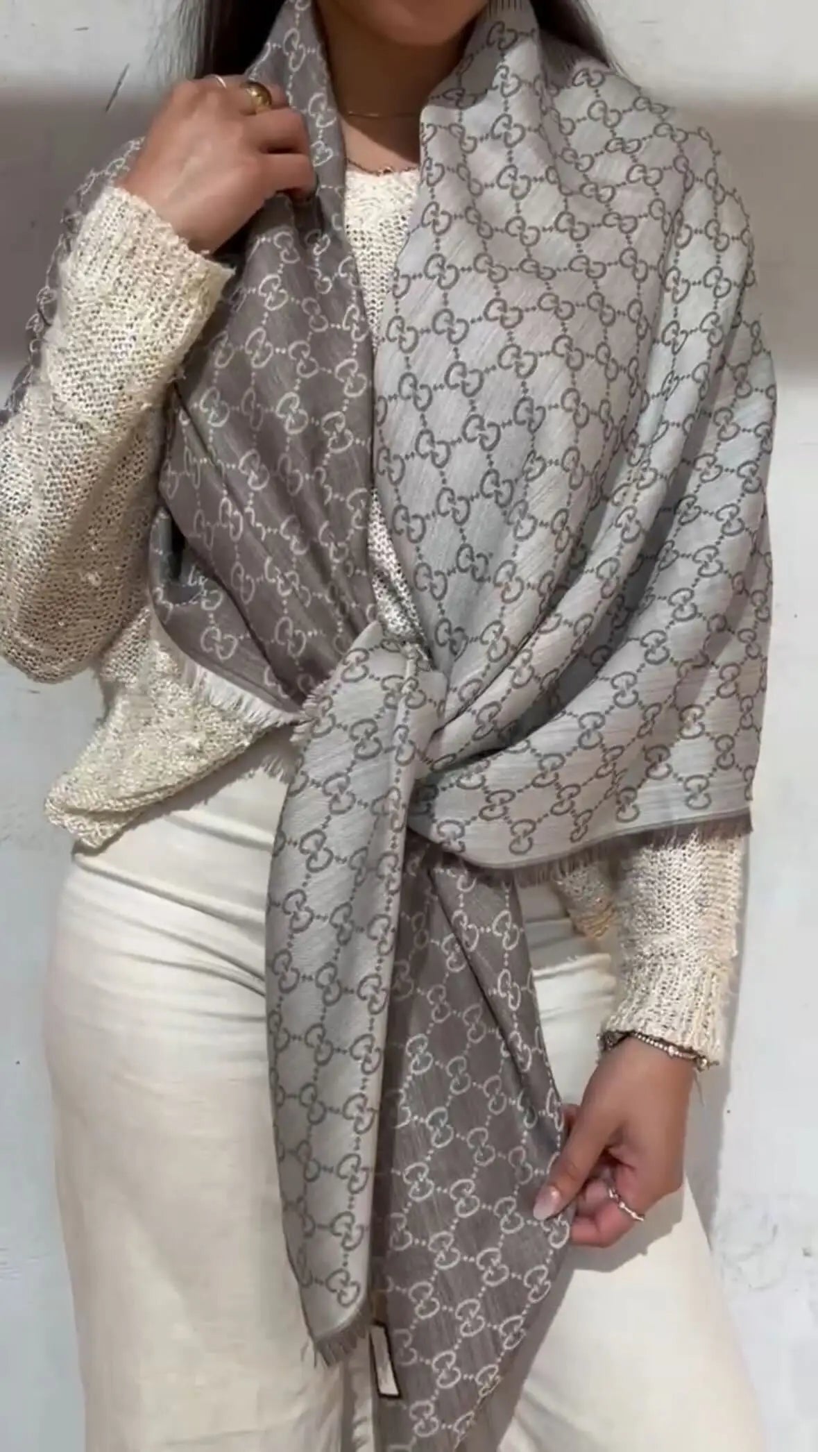 Chal de Jacquard con GG